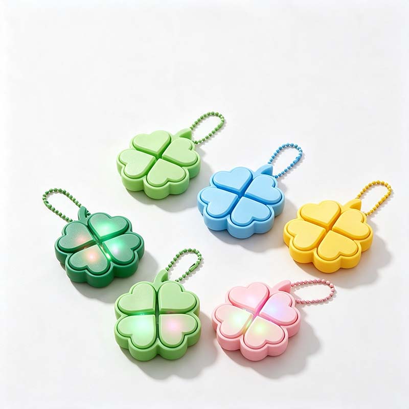 Clover Light Up Single Key Keychain