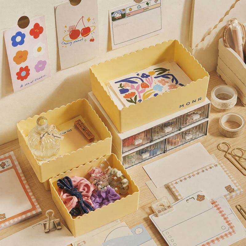Scalloped Open Storage Tray