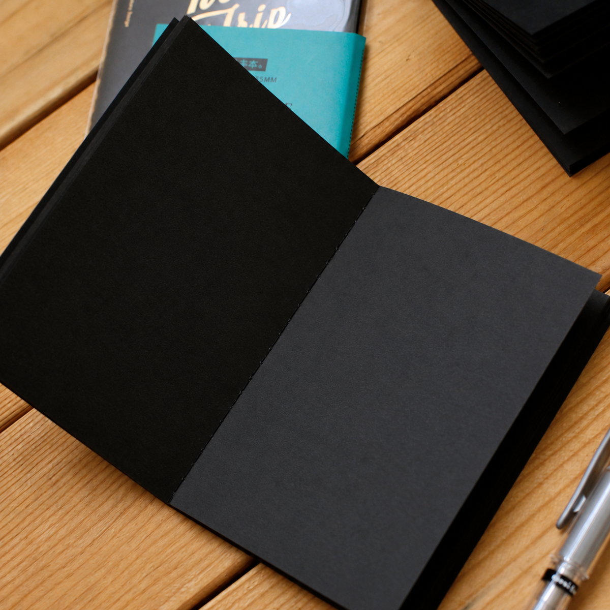 Black Card Traveler's Notebook