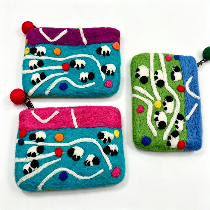5 Pastoral Sheep Knitted Zip Pouch