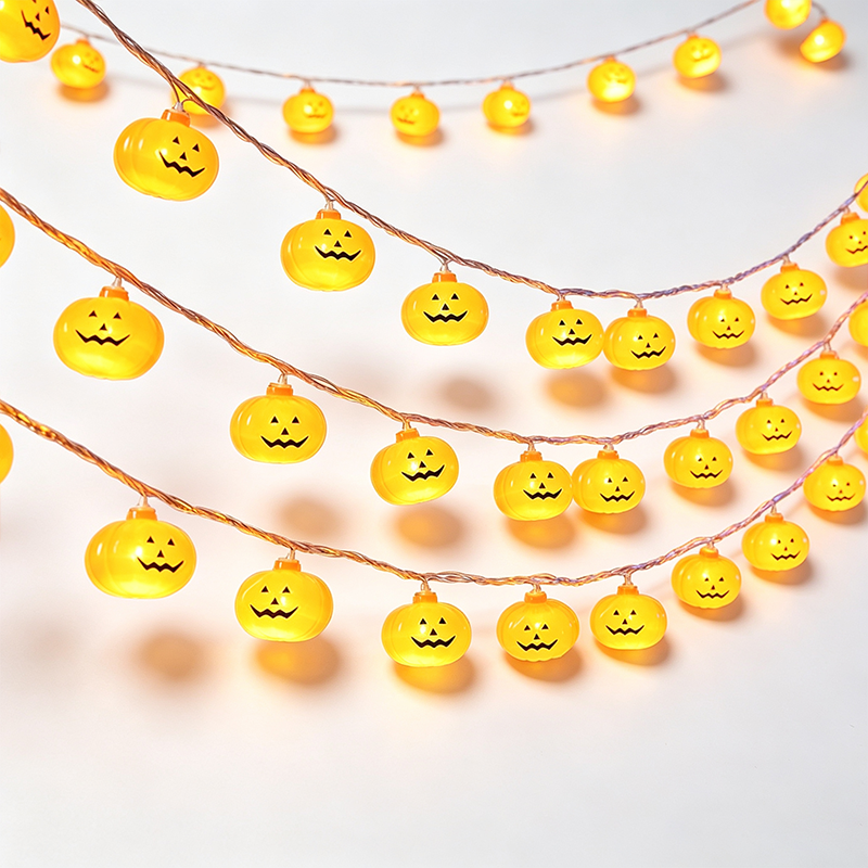 Cut Pumpkin Face String Light